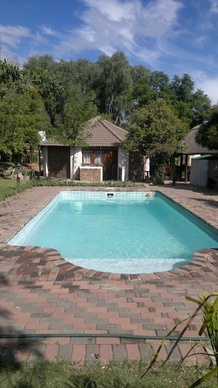 Oasis Shanti Backpackers Oudtshoorn Zimmer foto