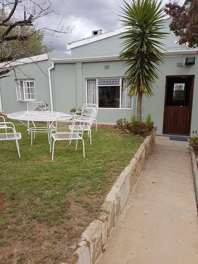 Oasis Shanti Backpackers Oudtshoorn Exterior foto